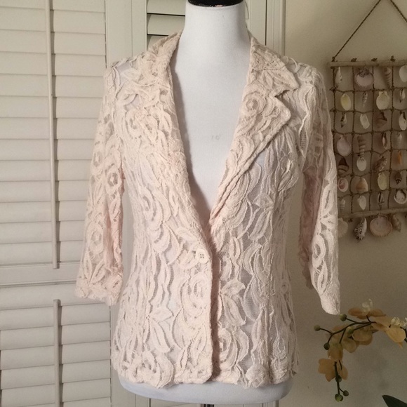 Trending Now Chennault Lace Jacket PM - Picture 2 of 6